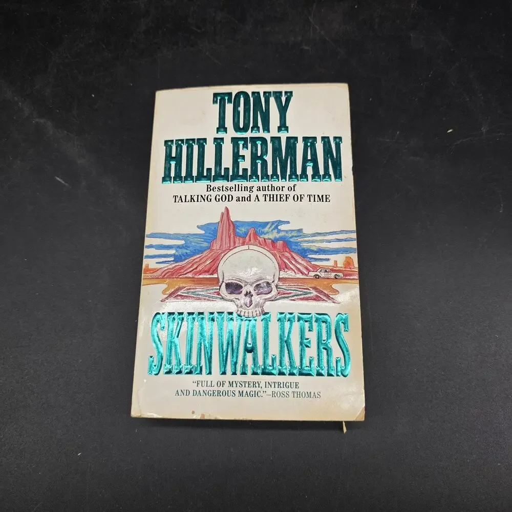 Tony Hillerman Skinwalkers First Harper Paperbacks Printing 1990 Mystery